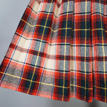 Load image into Gallery viewer, 60s SPORTRITE IN AN' OUTER REVERSIBLE PLEATED PLAID SKIRT - 25-25.5"