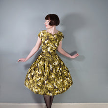 Load image into Gallery viewer, 50s GREEN AND YELLOW ROSE FLORAL PRINT COTTON DRESS - M