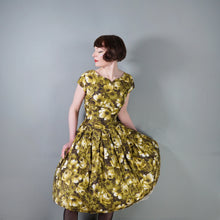 Load image into Gallery viewer, 50s GREEN AND YELLOW ROSE FLORAL PRINT COTTON DRESS - M