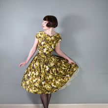 Load image into Gallery viewer, 50s GREEN AND YELLOW ROSE FLORAL PRINT COTTON DRESS - M