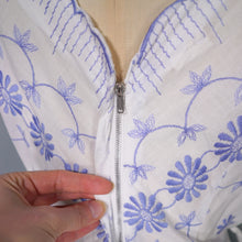 Load image into Gallery viewer, 50s BLUE AND WHITE EMBROIDERED COTTON SUN DRESS WITH FULL SKIRT -