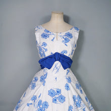 Load image into Gallery viewer, 50s CALIFORNIA COTTONS BLUE WHITE CARNATION PRINT PARTY DRESS - S