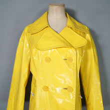 Load image into Gallery viewer, 60s DANNIMAC BOLD FUTURISTIC YELLOW PATENT RAIN COAT - M