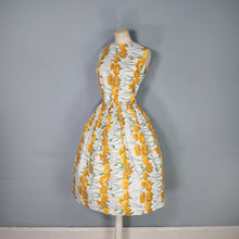 Load image into Gallery viewer, 50s STEMMED YELLOW CARNATIONS FLORAL COTTON DAY DRESS - S