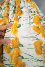 Load image into Gallery viewer, 50s STEMMED YELLOW CARNATIONS FLORAL COTTON DAY DRESS - S