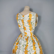 Load image into Gallery viewer, 50s STEMMED YELLOW CARNATIONS FLORAL COTTON DAY DRESS - S