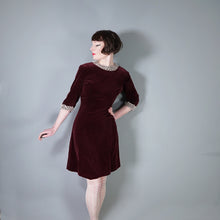 Load image into Gallery viewer, 60s DARK PLUMMY VELVET GOTHIC SHIFT DRESS WITH LACE TRIMS - S-M