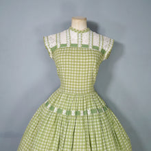 Load image into Gallery viewer, 50s GREEN AND WHITE COTTON AND LACE FULL SKIRTED DRESS WITH GROSGRAIN RIBBONS - S