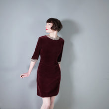 Load image into Gallery viewer, 60s DARK PLUMMY VELVET GOTHIC SHIFT DRESS WITH LACE TRIMS - S-M