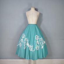 Load image into Gallery viewer, 50s LIGHT GREEN WINE LEAF AND GRAPE EMBROIDERY FULL SKIRT - S-M