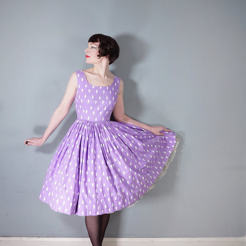 50s PURPLE AND WHITE TEAR DROP PRINT COTTON FULL SKIRTED DAY DRESS - S