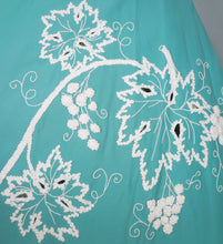 Load image into Gallery viewer, 50s LIGHT GREEN WINE LEAF AND GRAPE EMBROIDERY FULL SKIRT - S-M