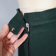 Load image into Gallery viewer, 40s DARK FOREST GREEN STRONG SHOULDERED FITTED SKIRT SUIT - S