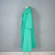 Load image into Gallery viewer, 50s 60s JOSEPH STEIN "PROMENADE" HAND TAILORED GREEN SWING COAT - M