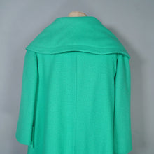 Load image into Gallery viewer, 50s 60s JOSEPH STEIN "PROMENADE" HAND TAILORED GREEN SWING COAT - M