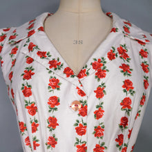 Load image into Gallery viewer, 50s SAMBO FASHIONS STEMMED RED ROSE COTTON SHIRT DRESS WITH BELT - S