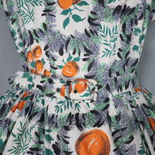 Load image into Gallery viewer, 50s GREEN AND ORANGE BERRY AND FRUIT PRINT COTTON DAY DRESS - S-M