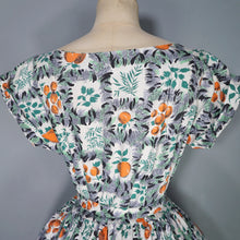 Load image into Gallery viewer, 50s GREEN AND ORANGE BERRY AND FRUIT PRINT COTTON DAY DRESS - S-M