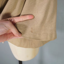 Load image into Gallery viewer, 40s HEROLAINE WOOL AND VELVET CAPE SLEEVE SWING COAT / JACKET - S-M
