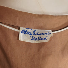 Load image into Gallery viewer, 50s ALICE EDWARDS WARM BROWN FULL SKIRTED DRESS WITH LEOPARD / CAT APPLIQUE - S