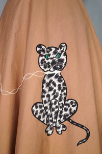 50s ALICE EDWARDS WARM BROWN FULL SKIRTED DRESS WITH LEOPARD / CAT APPLIQUE - S
