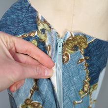 Load image into Gallery viewer, 50s HORROCKSES FASHIONS BLUE STRAPPY FULL SKRTED FLORAL GRID PRINT SUN DRESS - S