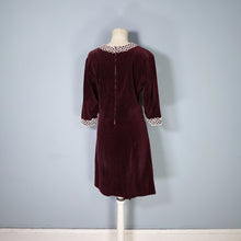 Load image into Gallery viewer, 60s DARK PLUMMY VELVET GOTHIC SHIFT DRESS WITH LACE TRIMS - S-M
