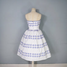 Load image into Gallery viewer, 50s STRAPLESS BLUE WHITE SHIPS WHEEL NAUTICAL PRINT SUN DRESS - XS