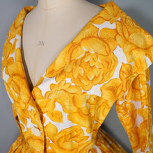Load image into Gallery viewer, 50s FLORAL GARLAND AND BUTTERFLY PRINT FULL SKIRTED COTTON DRESS BY BEAUMART - M