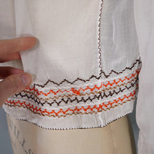 Load image into Gallery viewer, 40s HUNGARIAN GAUZE COTTON BLOUSE WITH FLORAL EMBROIDERY - XS-S