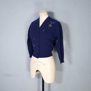 50s / 60s NAVY BLUE PRINGLE SCOTTISH HAND INLAID INTARSIA BLUEBELL CARDIGAN - S