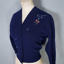 Load image into Gallery viewer, 50s / 60s NAVY BLUE PRINGLE SCOTTISH HAND INLAID INTARSIA BLUEBELL CARDIGAN - S