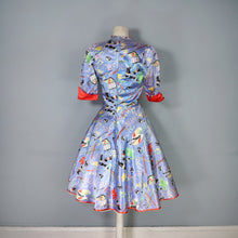 Load image into Gallery viewer, 70s MISS MOUSE RAE SPENCER CULLEN NOVELTY ARTIST PAINTS PRINT DRESS - XS