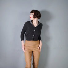 Load image into Gallery viewer, 50s 60s DRUMLANRIG GREY PURE CASHMERE CARDIGAN WITH STRIPE COLLAR - S-M