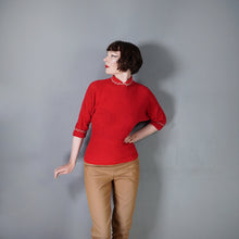 Load image into Gallery viewer, 40s &quot;LASS OF SCOTLAND&quot; HANDLOOMED RED BOUCLE WOOL KNIT JUMPER TOP - S