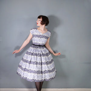 50s EASTEX GREY FLORAL DAISY PRINT COTTON FULL SKIRT DRESS - XS-S