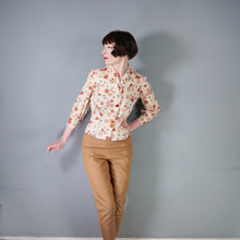 Load image into Gallery viewer, 40s 50s HANDMADE WHIMSICAL BUTTON NOVELTY PRINT FITTED SHIRT - S