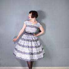 Load image into Gallery viewer, 50s EASTEX GREY FLORAL DAISY PRINT COTTON FULL SKIRT DRESS - XS-S