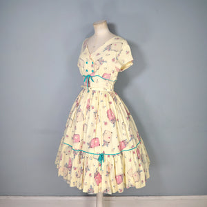 50s 60s YELLOW NOVELTY SUITCASE PRINT TRAVEL THEME DRESS - S