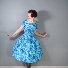 Load image into Gallery viewer, 50s SAMBO FASHIONS BLUE AND TURQUOISE FLORAL ROSE PRINT COTTON DRESS - M-L