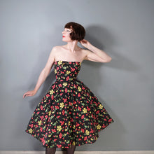 Load image into Gallery viewer, 50s UNLABELED HORROCKSES STRAPLESS FULL SKIRT DRESS WITH COLOURFUL FLORAL PRINT - XS