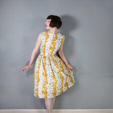 Load image into Gallery viewer, 50s STEMMED YELLOW CARNATIONS FLORAL COTTON DAY DRESS - S