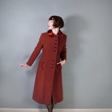 Load image into Gallery viewer, 60s MISS GALLERY / LORD &amp; TAYLOR RUST COLOURED COAT WITH VELVET - M