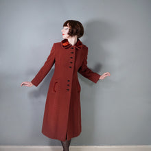 Load image into Gallery viewer, 60s MISS GALLERY / LORD &amp; TAYLOR RUST COLOURED COAT WITH VELVET - M