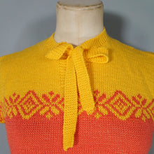 Load image into Gallery viewer, 40s style HANDKNITTED COLOURBLOCK JUMPER WITH BOW NECK - S-M