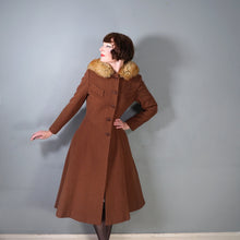 Load image into Gallery viewer, 60s 70s ELGEE BROWN FIT AND FLARE WOOL COAT WITH FAUX FUR HOOD - S