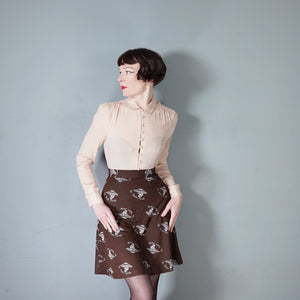 70s BROWN WHITE PONTE KNIT NOVELTY LADY PATTERN SKIRT - 25.5"