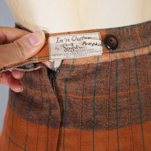 Load image into Gallery viewer, 50s SPORTRITE &quot;IN&#39;N OUTER&quot; REVERSIBLE PUMPKIN AND GREY TARTAN WOOL PLEATED SKIRT - 28-29&quot;