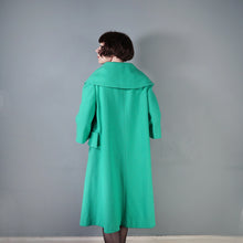 Load image into Gallery viewer, 50s 60s JOSEPH STEIN "PROMENADE" HAND TAILORED GREEN SWING COAT - M