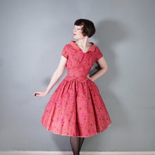 Load image into Gallery viewer, 50s PINK RED ALICE EDWARDS ROSE PRINT FLORAL FULL SKIRTED DRESS - S-M / petite